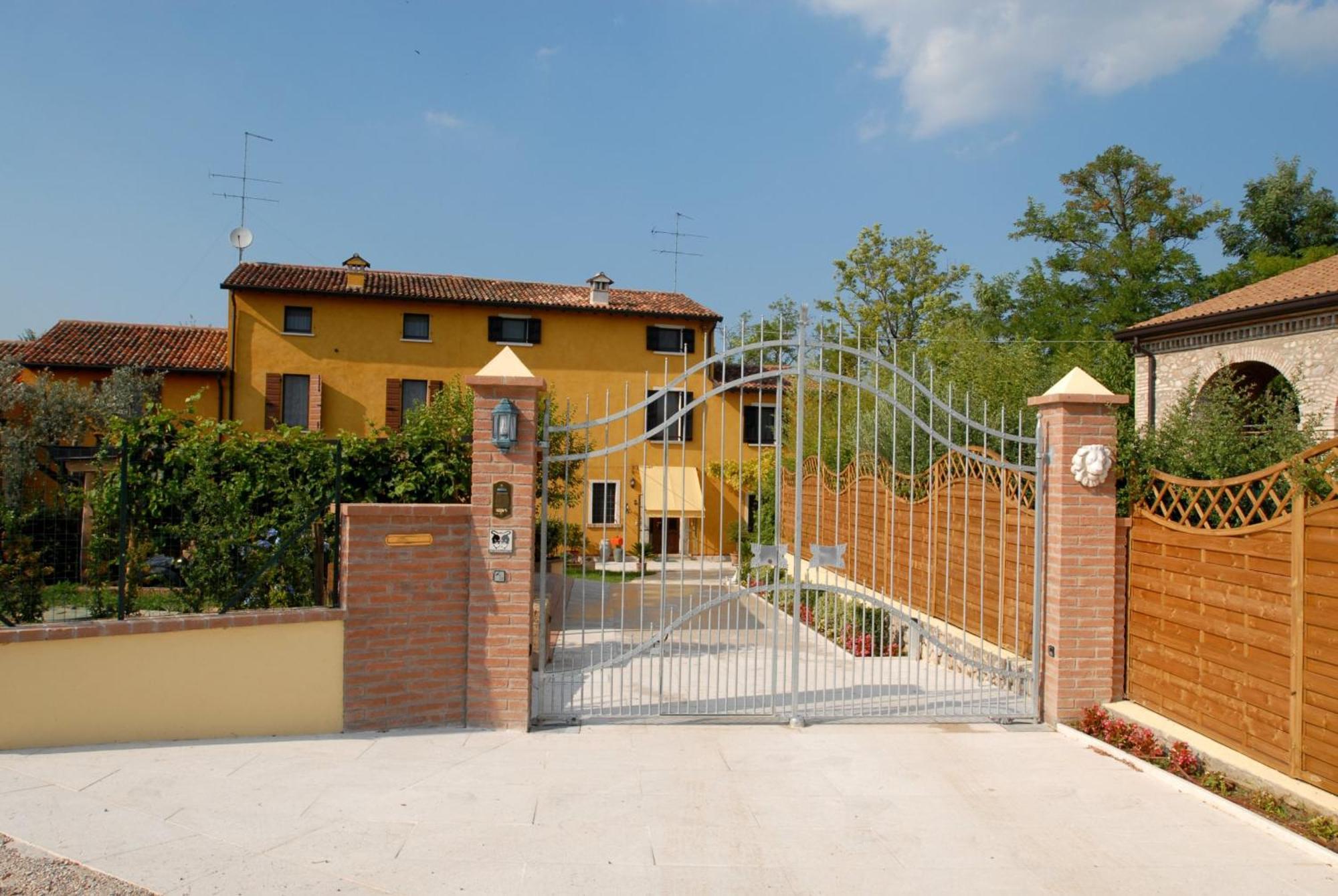 B&B Casacasina Monzambano Exterior photo