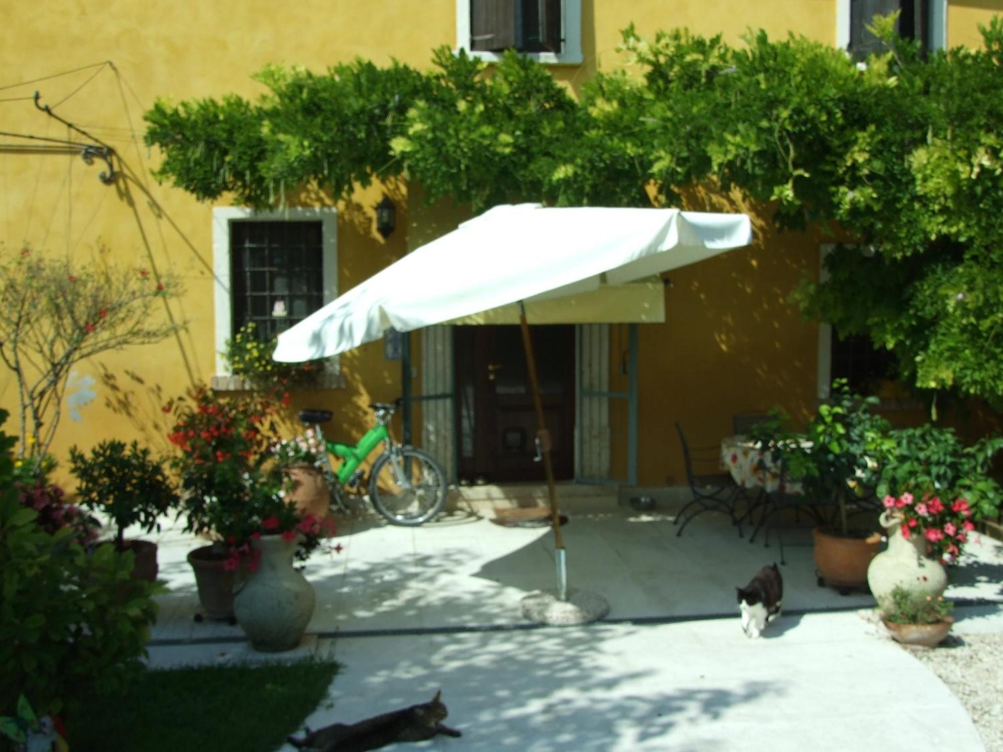 B&B Casacasina Monzambano Exterior photo